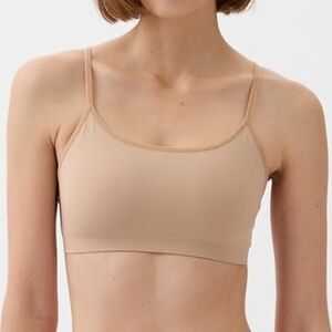 GAP body - Seamless razorback Bralette / bra.  size small. Tan